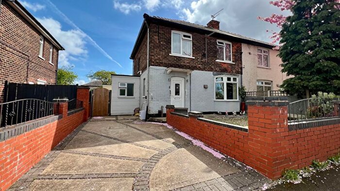 4 Bedroom Semi-Detached House For Sale In Holland Avenue, Scunthorpe, DN15