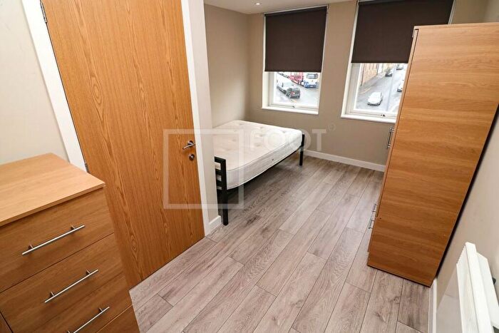 Flat To Rent In Colonnade House, Bradford, BD1