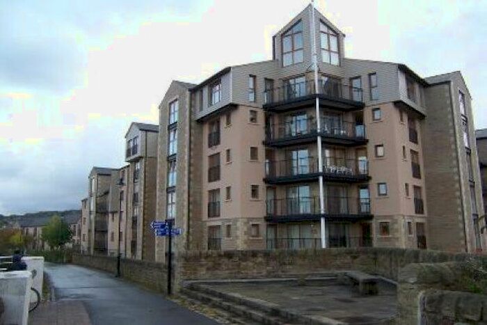 2 Bedroom Flat To Rent In Waterside, Lancaster, LA1