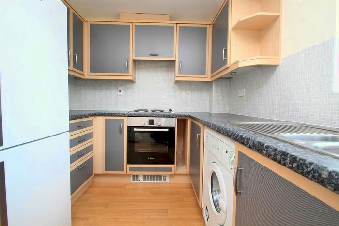 1 Bedroom Flat To Rent In Peatey Court, Princes Gate, High Wycombe, HP13