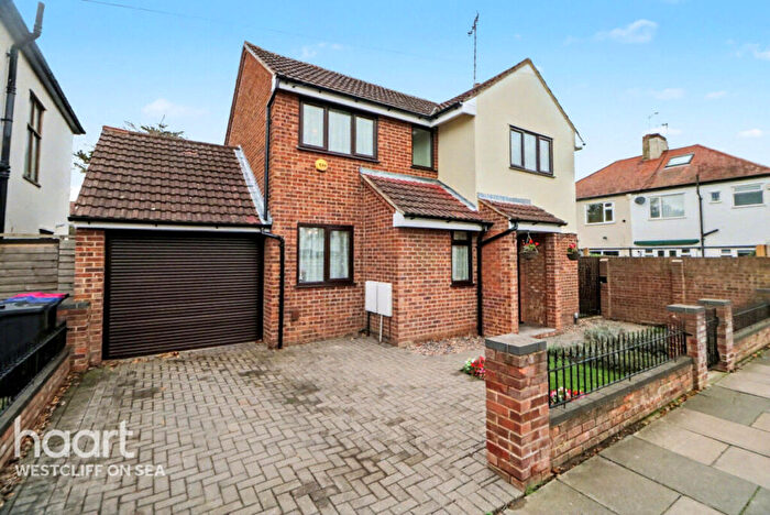 3 Bedroom Detached House For Sale In The Grove, Southend-on-Sea, SS2