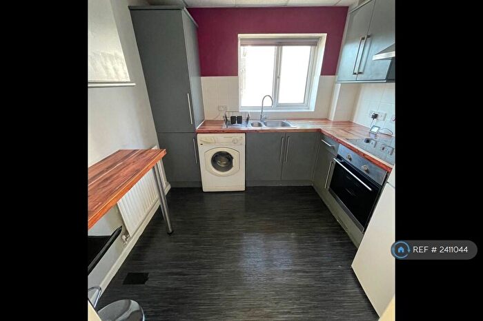 2 Bedroom Flat To Rent In Bournemouth Road, Poole, BH14