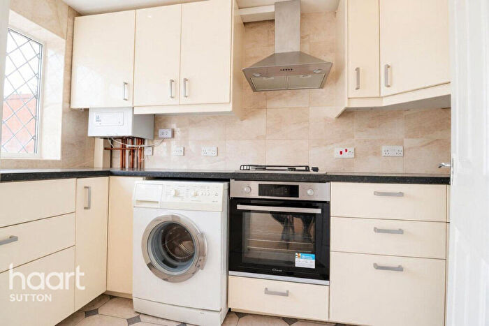 3 Bedroom Semi-Detached House To Rent In Carshalton Road, London, SM1
