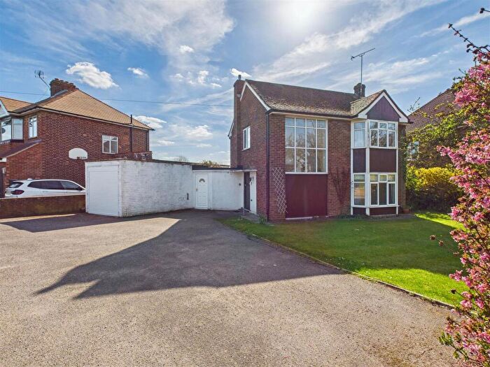 3 Bedroom House To Rent In Queenswood Drive, Hitchin, Hertfordshire, SG4