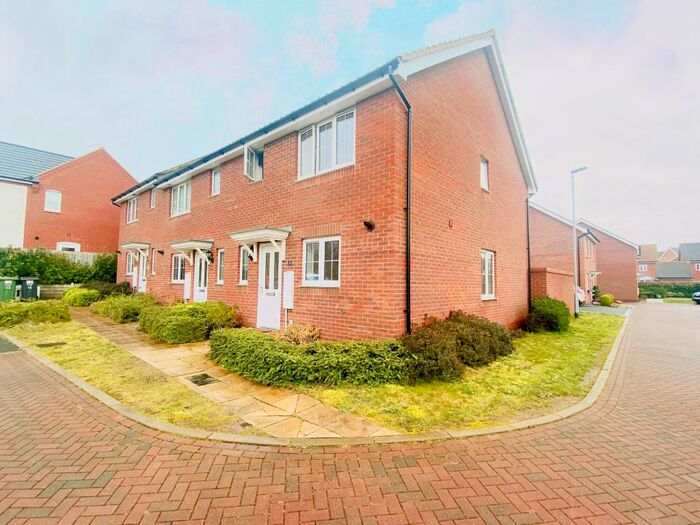 3 Bedroom House To Rent In Honeysuckle Close, NR4