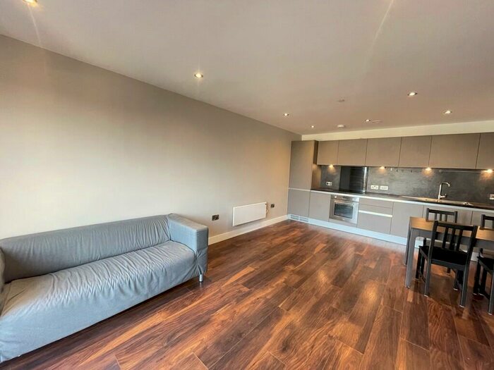 2 Bedroom Apartment To Rent In Wilburn Basin, Ordsall Lane, M5