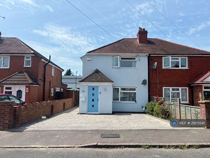 3 Bedroom Semi Detached House To Rent In Salisbury Avenue, Slough, SL2