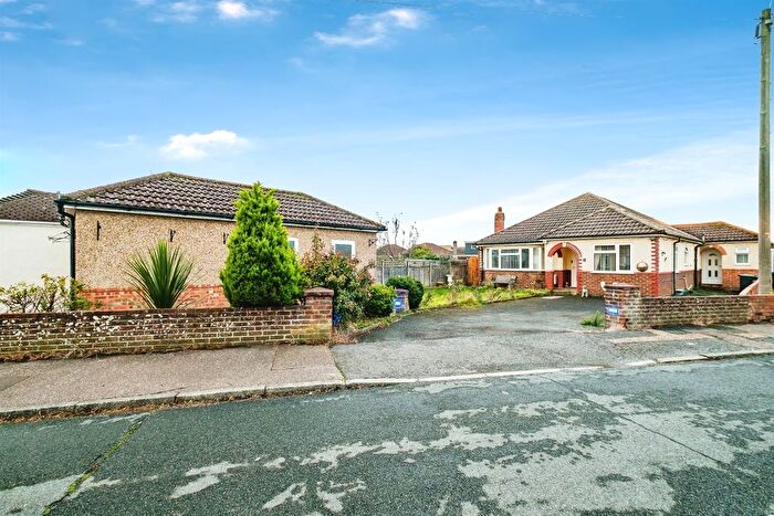 4 Bedroom Detached Bungalow For Sale In The Crescent, Lancing, BN15