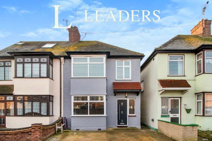 3 Bedroom Semi-Detached House To Rent In Beresford Road, Southend-On-Sea, SS1