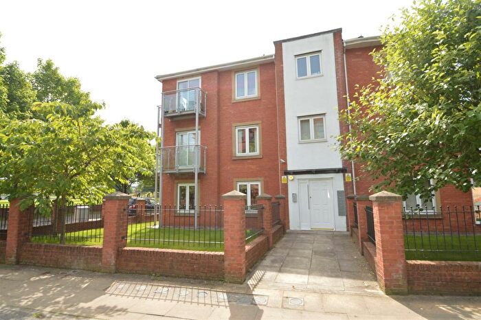 2 Bedroom Flat To Rent In Jacksons Crescent, Hulme, Manchester, M15