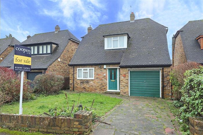 3 Bedroom Property For Sale In Pepys Close, Ickenham, UB10