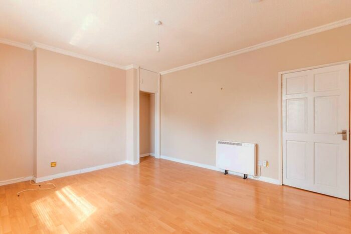 3 Bedroom Property To Rent In West Pilton Rise West Pilton United Kingdom, EH4