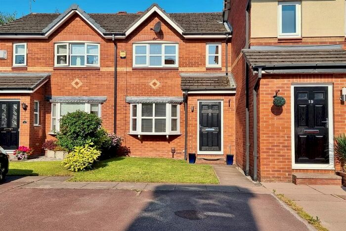 2 Bedroom Mews House To Rent In Ambleside Close, Macclesfield, SK11