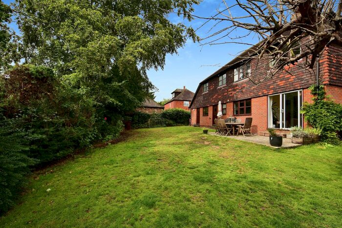 4 Bedroom Detached House For Sale In Church Lane, Trottiscliffe, West Malling, Kent, ME19