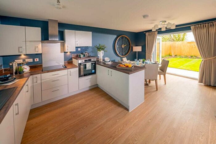 2 Bedroom Bungalow For Sale In Hotchkin Gardens, Woodhall Spa, Lincolnshire, LN10