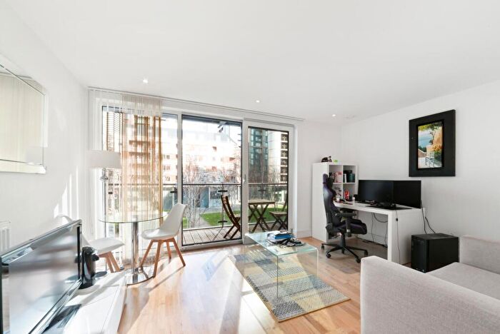 Apartment To Rent In Indescon Square, Canary Wharf, E14