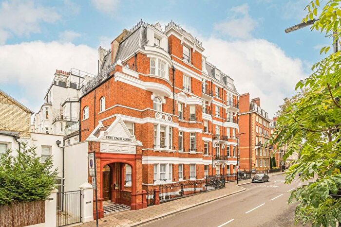 3 Bedroom Flat To Rent In Moscow Road, London, W2