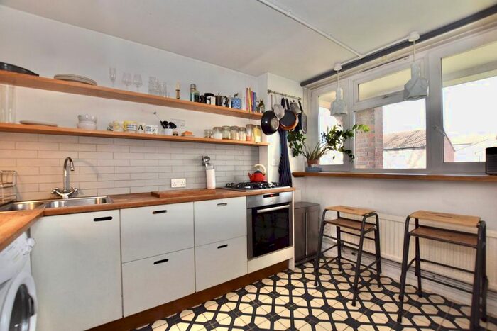 1 Bedroom Flat To Rent In Jarrow Way, London, E9