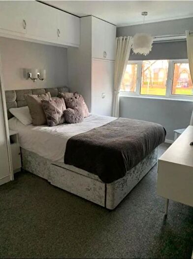 3 Bedroom Flat To Rent In Cranbrook Road, Ilford, IG6