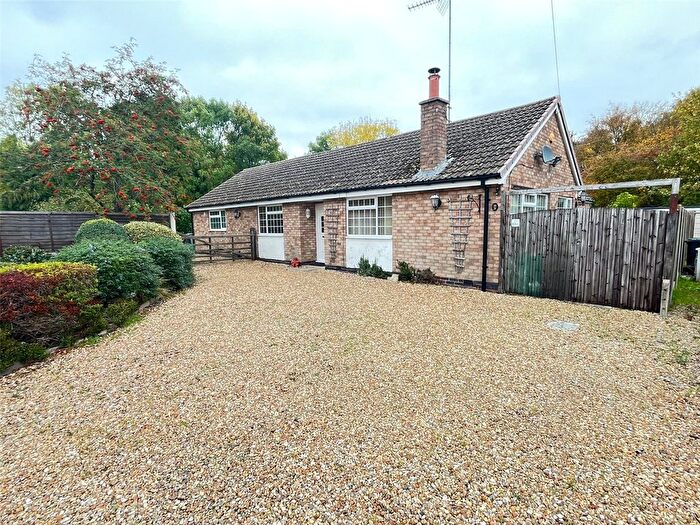 2 Bedroom Bungalow For Sale In Brookside Close, Yelvertoft, Northamptonshire, NN6