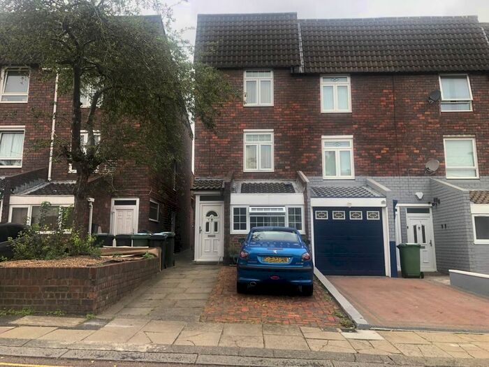 1 Bedroom Studio To Rent In Wisteria Road, London, SE13