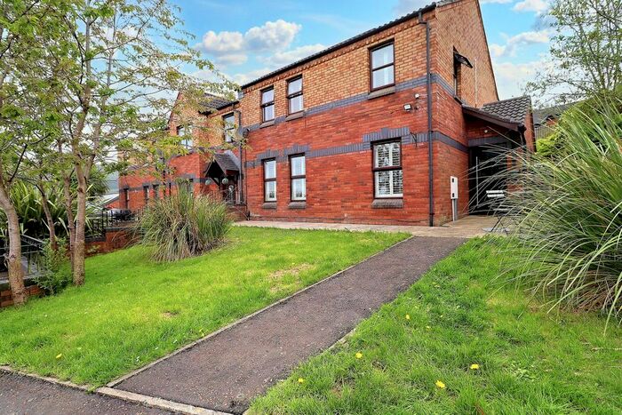 4 Bedroom Semi-Detached House For Sale In Wheatfield Drive, Belfast, County Antrim, BT14