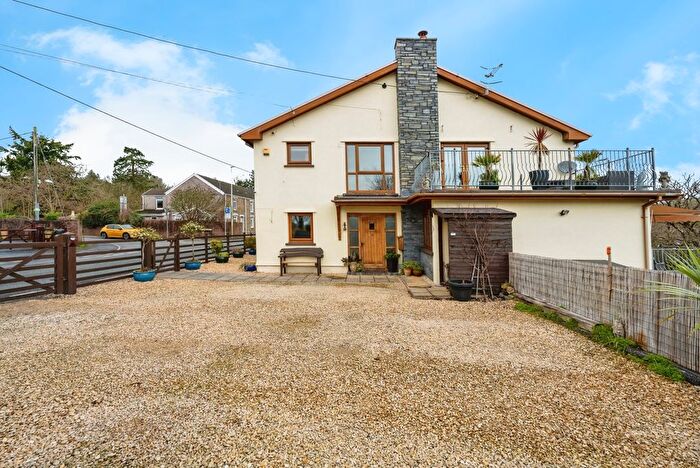 3 Bedroom End Of Terrace House For Sale In Heol Y Parc, Hendy, Pontarddulais, Swansea, SA4