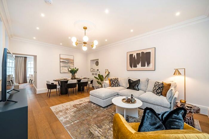 2 Bedroom Flat To Rent In Stratton Street, Mayfair, W1J