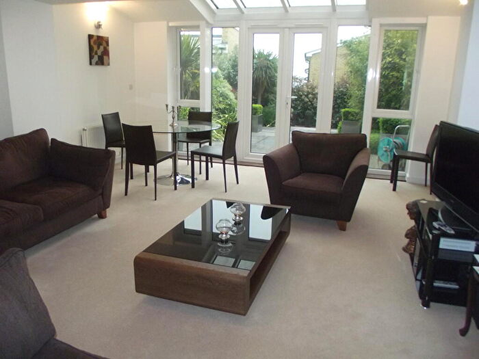 3 Bedroom End Of Terrace House To Rent In Park Lane, Greenhithe, DA9