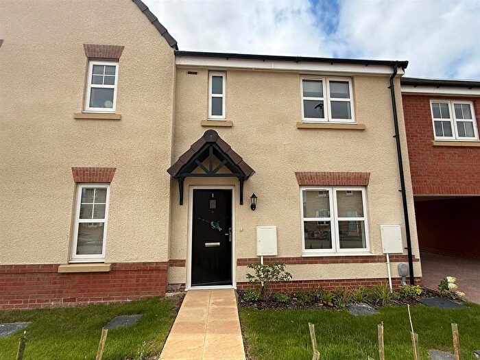 3 Bedroom Semi Detached House To Rent In Foxfields, Stoke-On-Trent, ST3