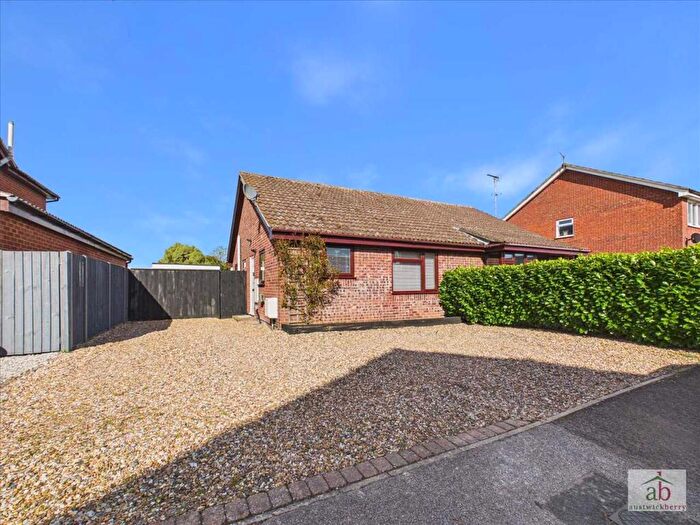 2 Bedroom Bungalow For Sale In Field View, Bucklesham, IP10