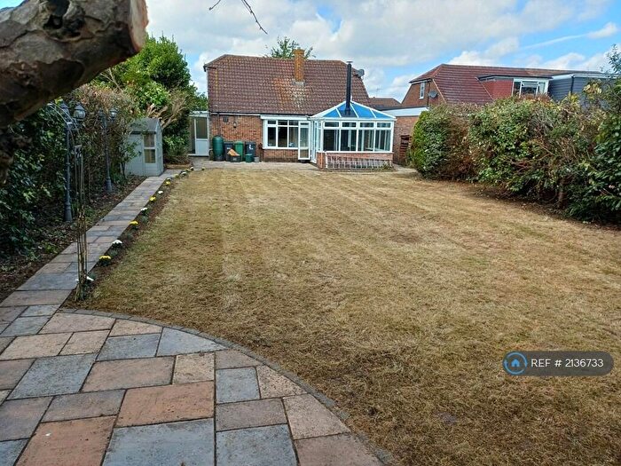 4 Bedroom Detached House To Rent In Bolters Road South, Horley, RH6