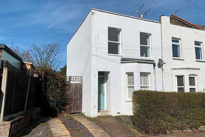 2 Bedroom End Terrace House For Sale In Glenville Avenue, Enfield, EN2