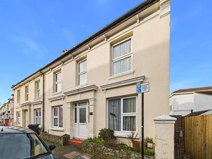 3 Bedroom Semi Detached House For Sale In Gardener Street, Portslade, BN41