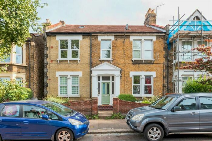 1 Bedroom Flat To Rent In Francis Road, London, E10