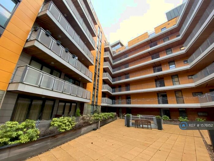 2 Bedroom Flat To Rent In Geoffrey Watling Way, Norwich, NR1