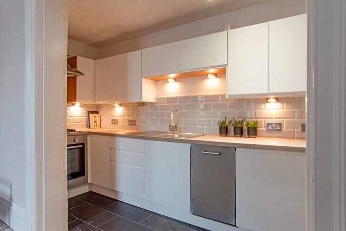 1 Bedroom Flat To Rent In Grove Road Windsor, SL4