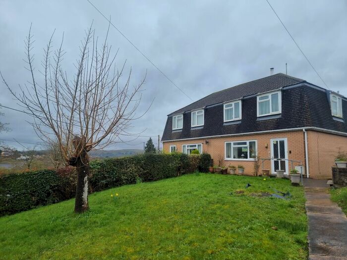 3 Bedroom House To Rent In Heol Y Gelynen, Upper Brynamman, Ammanford, Carmarthenshire, SA18
