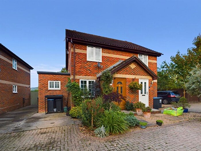 2 Bedroom Semi-Detached House For Sale In Gayler Close, Bletchingley, Redhill, RH1