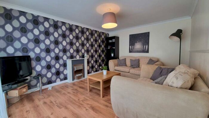 4 Bedroom Semi-Detached House To Rent In Woodbridge Fold, Leeds, LS6