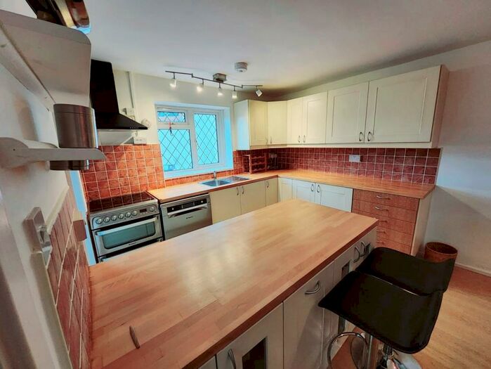 3 Bedroom House To Rent In Heol Illtyd, Llantrisant, Pontyclun, CF72