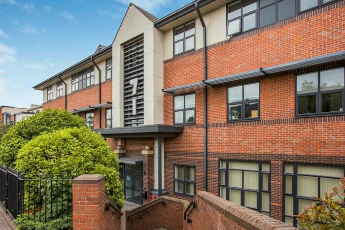 2 Bedroom Apartment To Rent In Great North Road, Hatfield, AL9