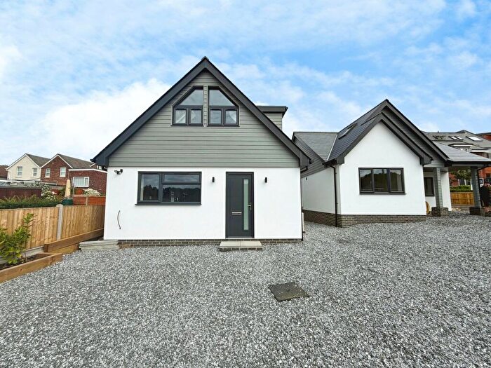 2 Bedroom House For Sale In High Howe Lane, Bournemouth, BH11