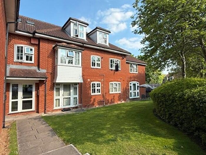 1 Bedroom Flat To Rent In St. Saviours Court, - Harrow View, Harrow, Middlesex, HA1