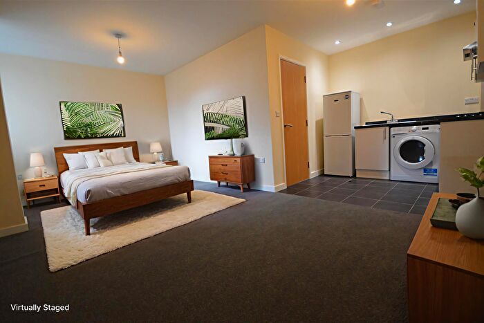 Studio To Rent In Burleys Way, Leicester, LE1