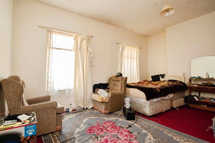 3 Bedroom Terraced House For Sale In Comet Street, Adamsdown, Cardiff, CF24
