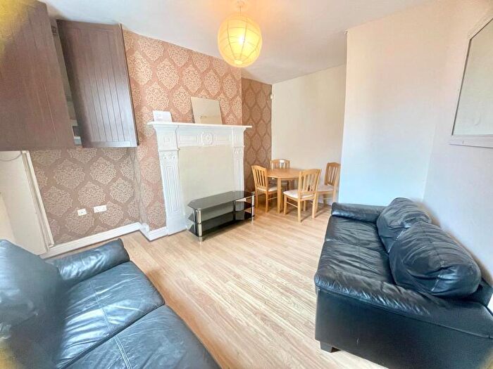 4 Bedroom Terraced House To Rent In Delph Lane, Woodhouse, Leeds, LS6