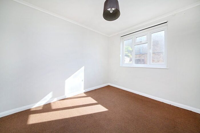 2 Bedroom Flat To Rent In Bromfelde Road, Clapham North, SW4