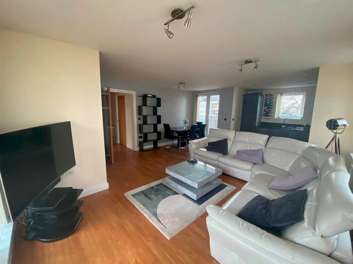 2 Bedroom Flat To Rent In Lightermans Way, Greenhithe, DA9
