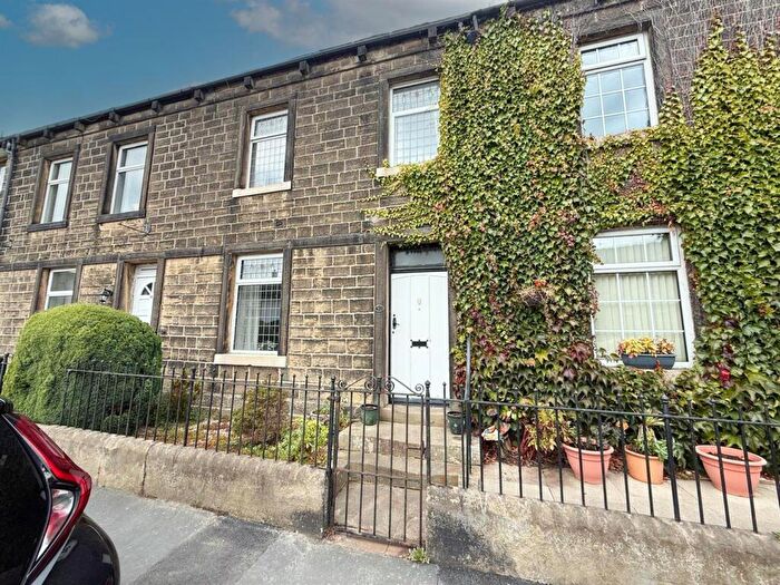 3 Bedroom Terraced House For Sale In Main Street, Sutton-In-Craven, BD20